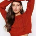 Crop Sweater: Kombinasi Kenyamanan dan Gaya dalam Kemasan yang Nyaman