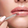 Apa Itu Ombre Lips? Tren Makeup yang Membuat Bibir Tampil Lebih Menarik