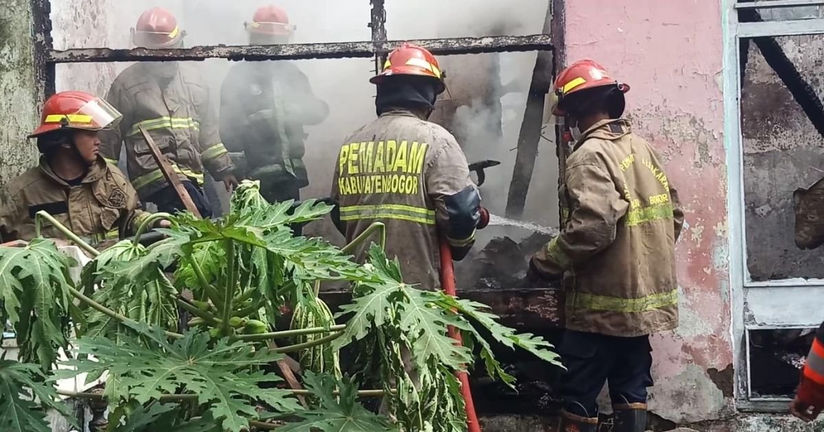 Kebakaran Hanguskan 3 Rumah di Ciomas Bogor, Kerugian Capai Ratusan Juta/Robi