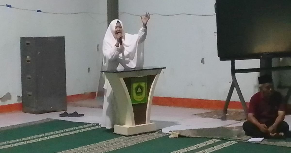 Kepala Desa Kota Batu, Ratna Wulansari,