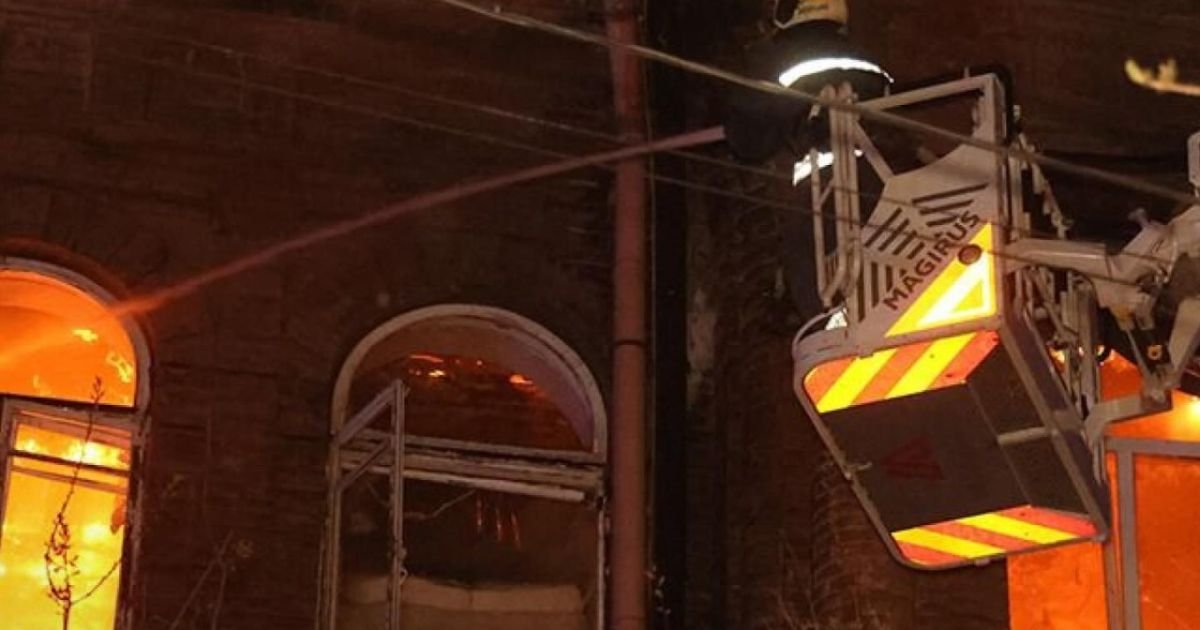 serangan udara masif yang dilancarkan Rusia ke berbagai wilayah Ukraina dilaporkan menewaskan sedikitnya 16 warga sipil