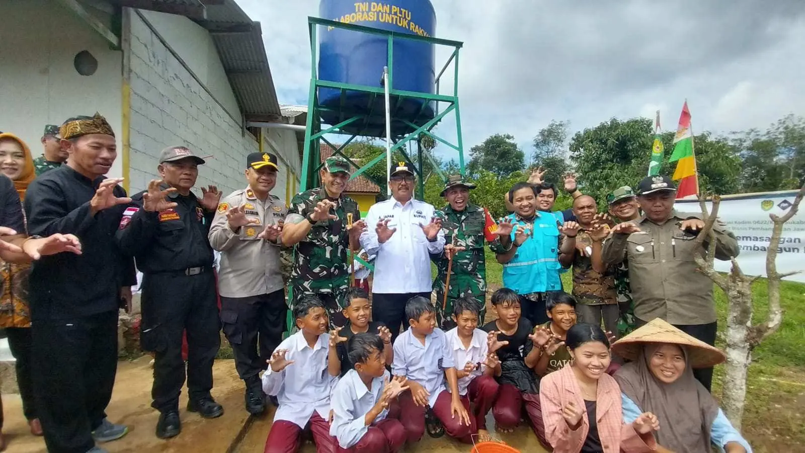 Danrem 061 Tutup TMMD ke-125 di Sukabumi: Wariskan Semangat Kebersamaan