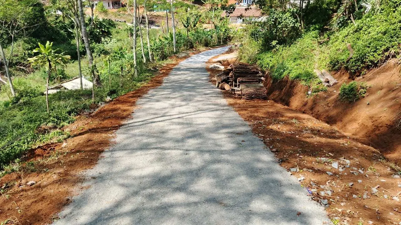 SATGAS TMMD KE-125: Pengaspalan Jalan Jadi Jalan Harapan Warga Dua Kampung
