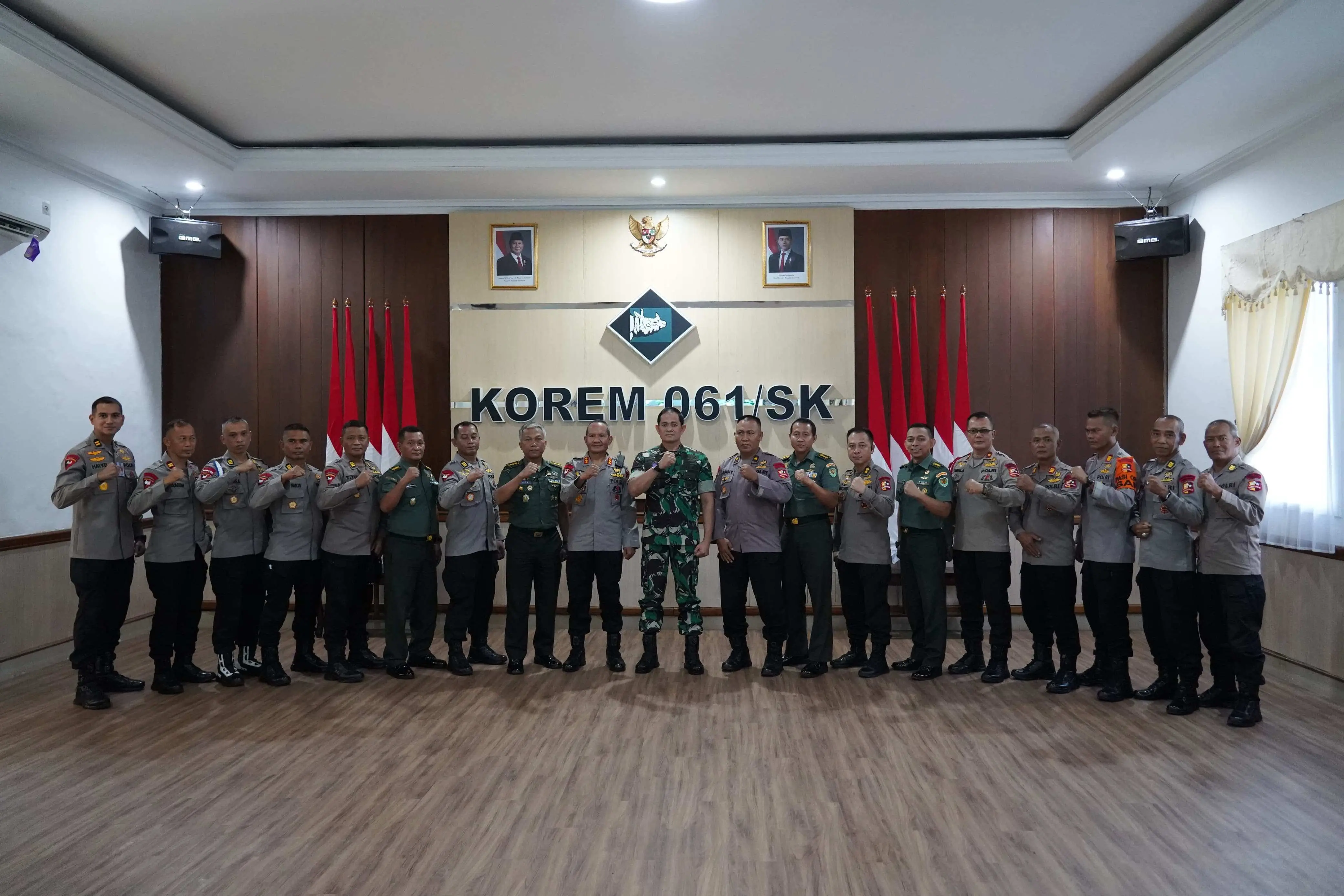 Kuatkan Soliditas TNI-Polri: Danrem 061/SK Terima Kunjungan Komandan Detasemen 1 Pasukan Pelopor