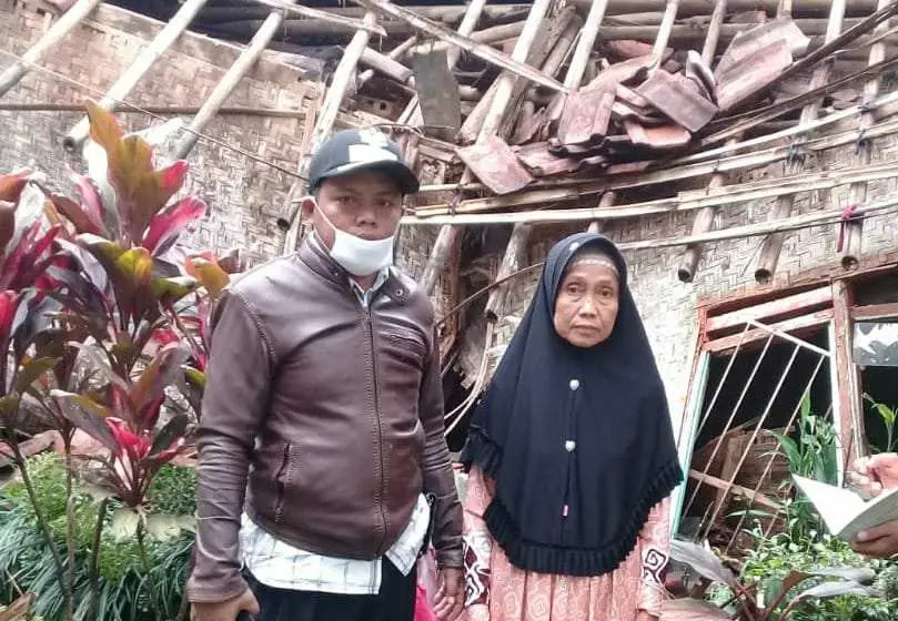 Hasil Musyawarah Bersama Masyarakat Desa Petir akan Bangun Rumah Iyos Secara Gotong Royong