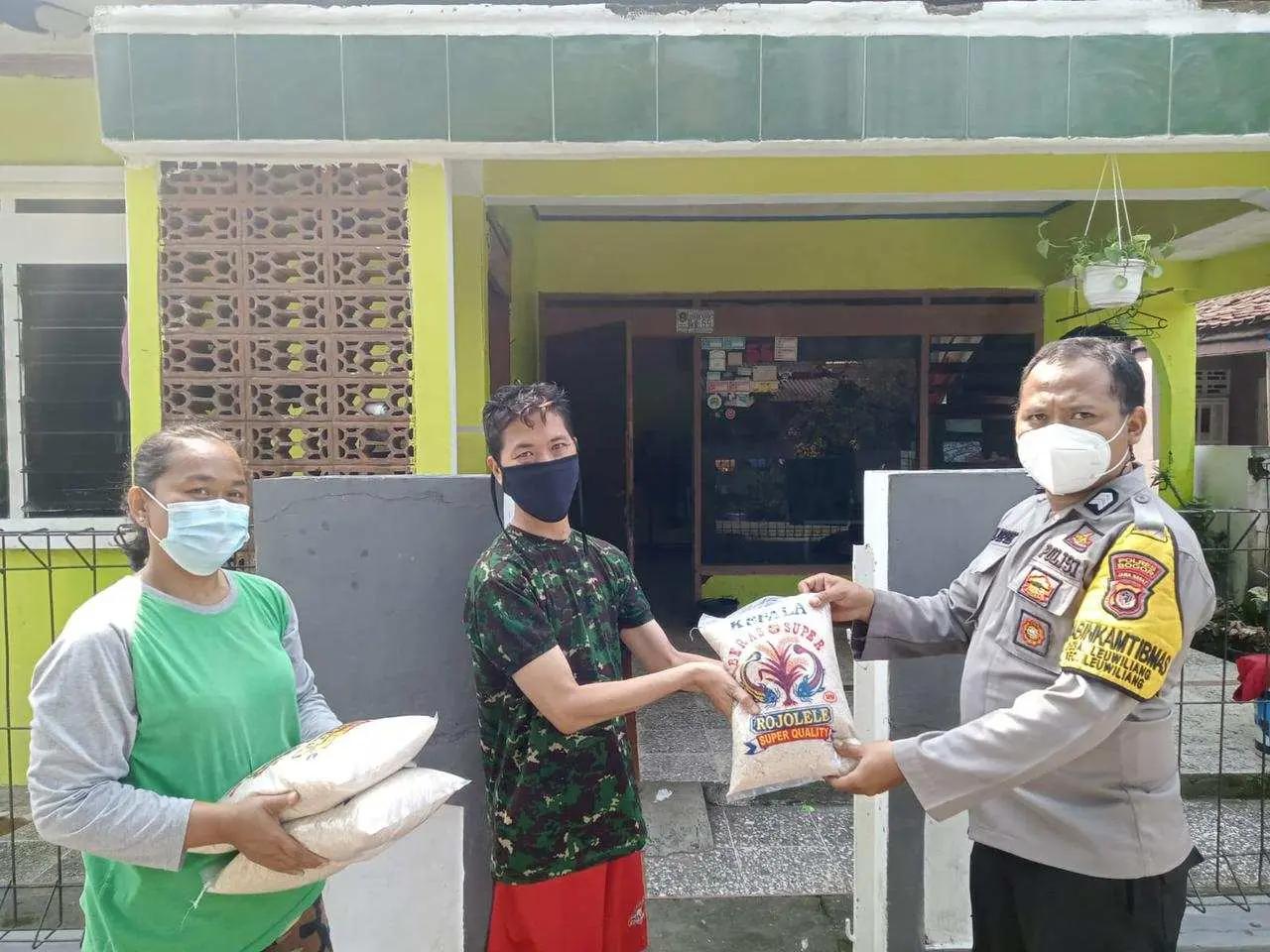 Dalam Rangka Peduli Covid 19 Polres Bogor Gelar Baksos Serentak Bersama Polsek Jajaran