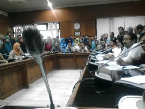 Ribuan Guru Honor Geruduk Gedung DPRD Bogor