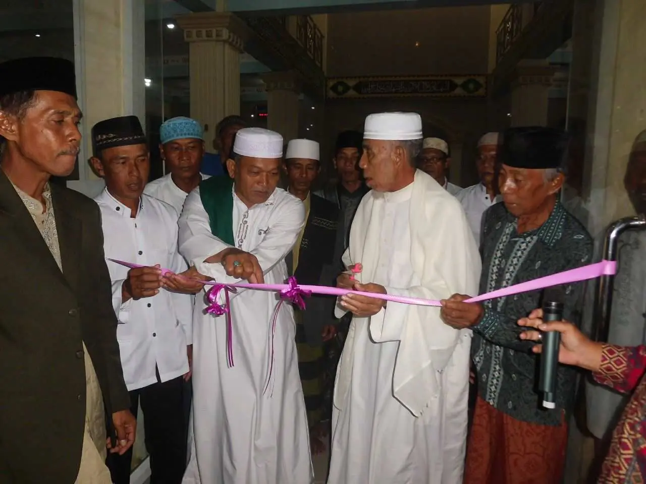 Warga Karehkel Peringati Isra Mi’raj, Resmikan Masjid dan Majlis Ta’lim Jami Darrussalam