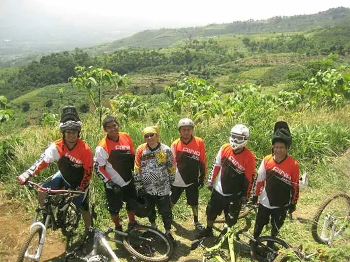 AINA Bike, Jalin Kekompakan Dengan Bersepeda