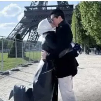 Ciuman Syahrini & Reino di Menara Eiffel Jadi Sorotan! Ini Detailnya